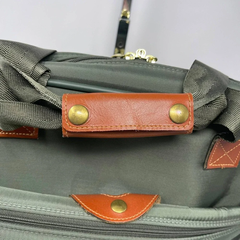 Lark‎ Classic Weekender Duffle Bag Carry On Suitcase Olive Green Luggage Strap